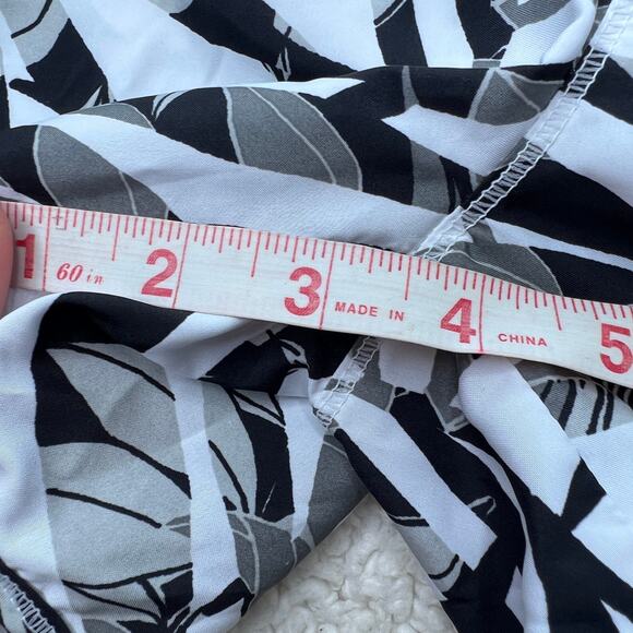 Old Navy Active Go Dry Black White Print Running Shorts XL 14 - Picture 7 of 8